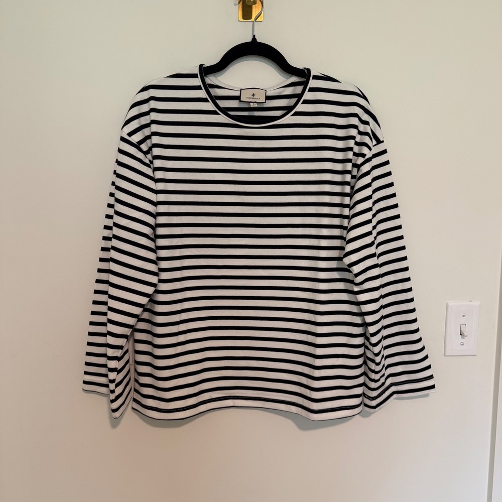 Tuckernuck Womens Striped Long Sleeve Crewneck Tee Black White Small Boxy Fit